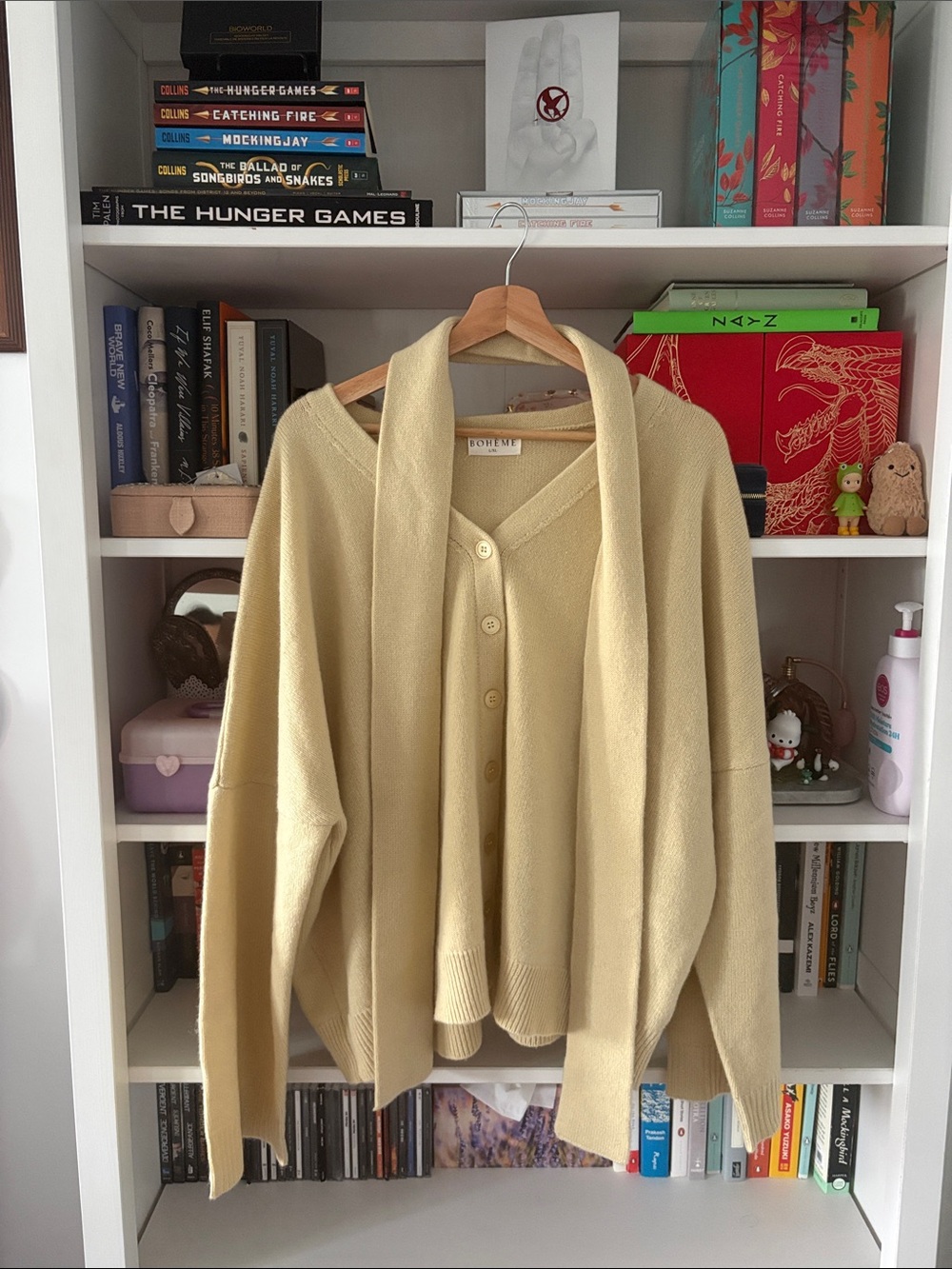 BNWOT boheme goods size L/XL cashmere v neck cardigan with matching scarf